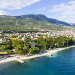 New! A 56, 98m2 Heated Pool&spa, Near Split