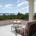 New! A 56, 98m2 Heated Pool&spa, Near Split *