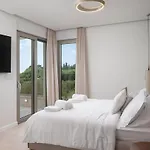 New! A 56, 98m2 Heated Pool&spa, Near Split Villa Kaštela