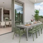 New! A 56, 98m2 Heated Pool&spa, Near Split *