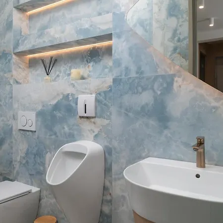 New! A 56, 98m2 Heated Pool&spa, Near Split Villa Kaštela