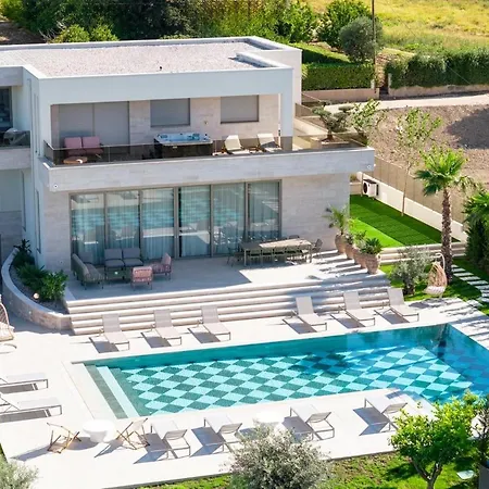 New! A 56, 98m2 Heated Pool&spa, Near Split * Kaštela