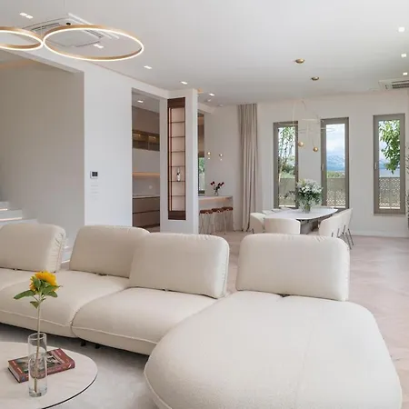 New! A 56, 98m2 Heated Pool&spa, Near Split