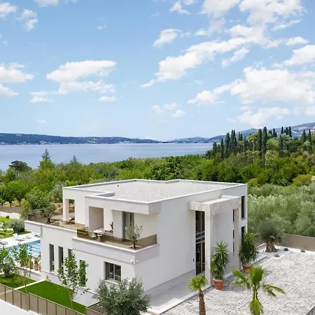 Villa New! A 56, 98m2 Heated Pool&spa, Near Split Kaštela