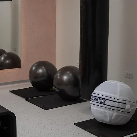 New! A 56, 98m2 Heated Pool&spa, Near Split 别墅