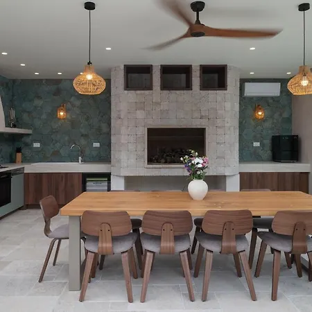 别墅 New! A 56, 98m2 Heated Pool&spa, Near Split *