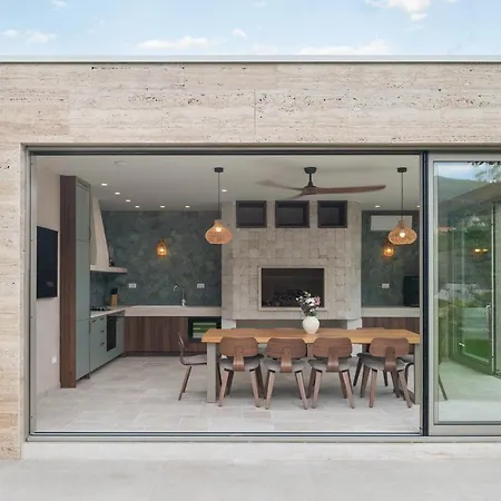 别墅 New! A 56, 98m2 Heated Pool&spa, Near Split Kaštela