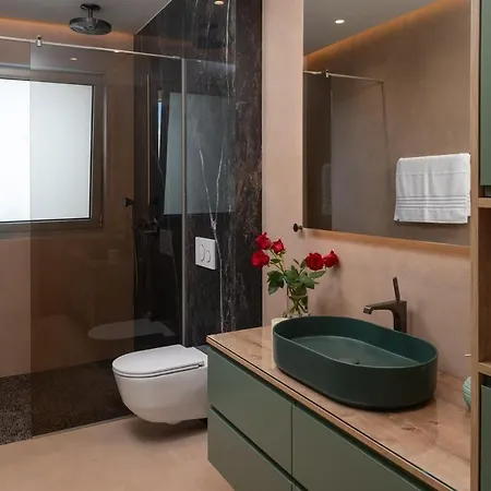 New! A 56, 98m2 Heated Pool&spa, Near Split