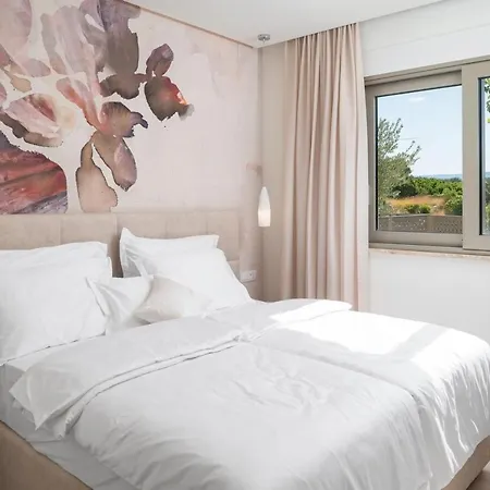 New! A 56, 98m2 Heated Pool&spa, Near Split 别墅 Kaštela