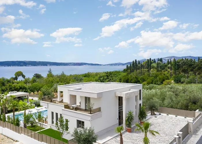 Villa New! A 56, 98m2 Heated Pool&spa, Near Split Kastela